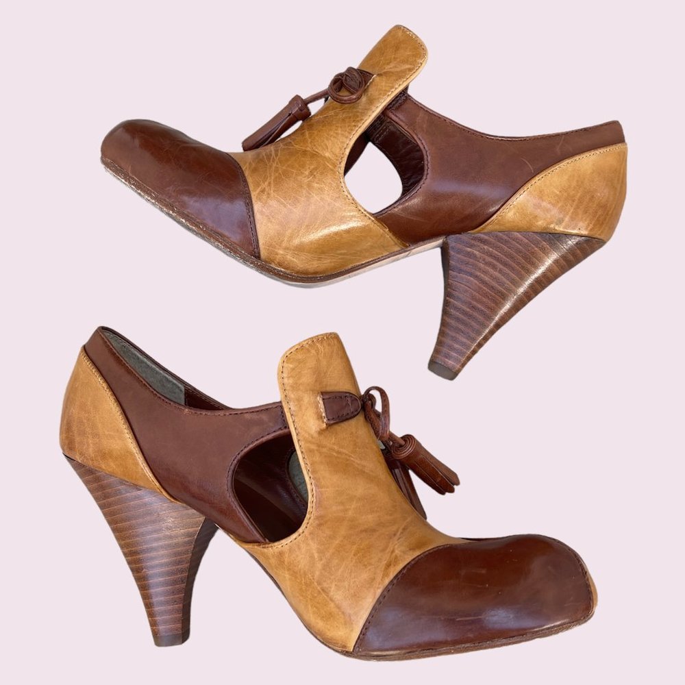 Max Studio Two-Tone Brown Leather Heels - Picture 5 of 14